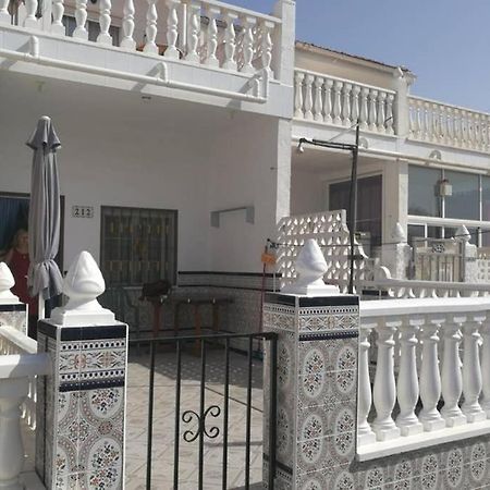 Bungalov U Ruzove Laguny تورّيفيِخا المظهر الخارجي الصورة
