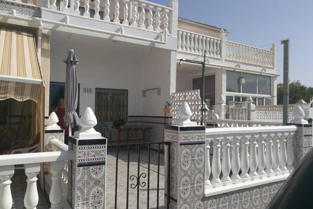 Bungalov U Ruzove Laguny تورّيفيِخا المظهر الخارجي الصورة
